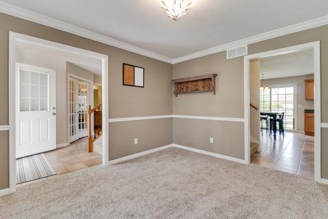 1084 N Pointe Dr, Normal, IL 61761 photo 7
