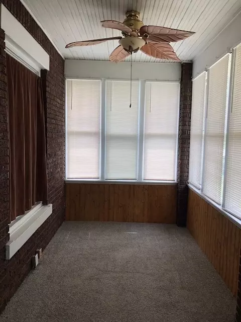 115 E Porter St, Oglesby, IL 61348 photo 2
