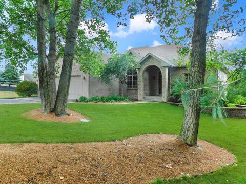 12430 Breezefield Cir, Roscoe, IL 61073 photo 2