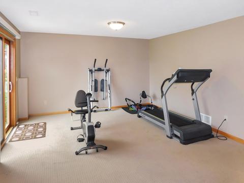 12430 Breezefield Cir, Roscoe, IL 61073 photo 27