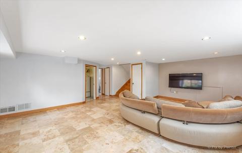 263 Pinehurst Dr, Des Plaines, IL 60016 photo 27