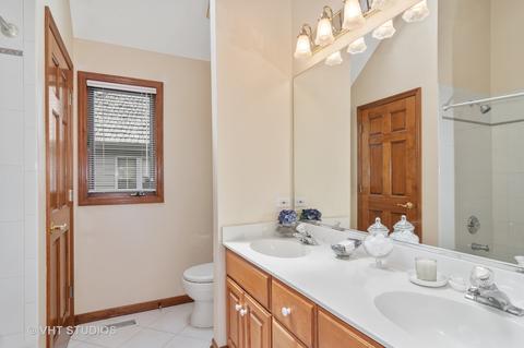 2425 Rivermist Ct, Naperville, IL 60565 photo 22
