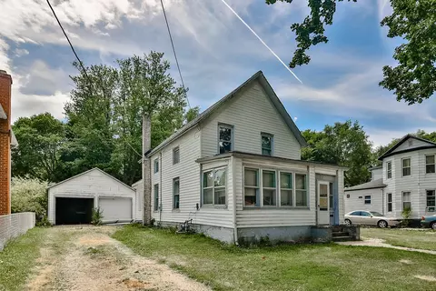 515 E Pleasant St, Freeport, IL 61032 photo 1