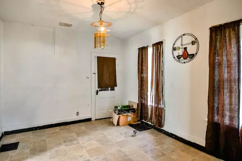 515 E Pleasant St, Freeport, IL 61032 photo 8