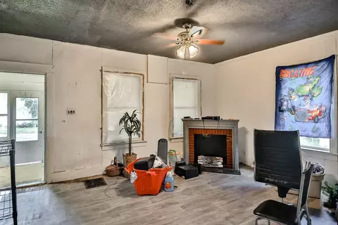 515 E Pleasant St, Freeport, IL 61032 photo 6