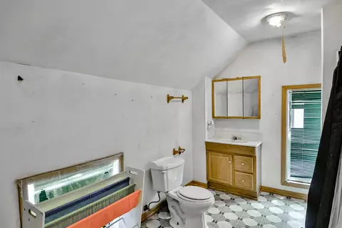 515 E Pleasant St, Freeport, IL 61032 photo 17