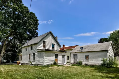 515 E Pleasant St, Freeport, IL 61032 photo 3