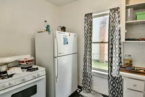 515 E Pleasant St, Freeport, IL 61032 photo 11