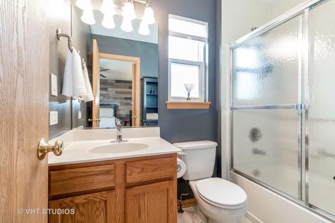2215 Henning Pl, Plainfield, IL 60586 photo 9