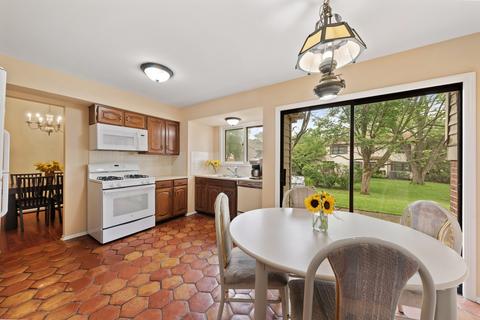 601 Sycamore Ln, Wheeling, IL 60090 photo 7