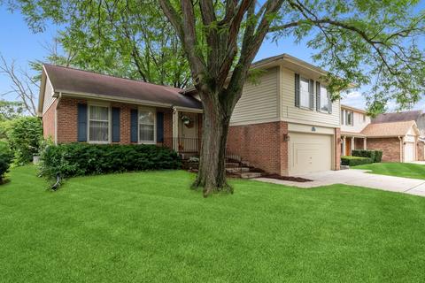 601 Sycamore Ln, Wheeling, IL 60090 photo 1