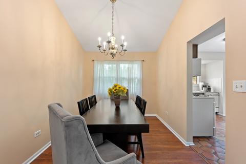 601 Sycamore Ln, Wheeling, IL 60090 photo 8
