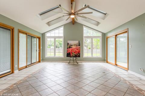 28 W036 Plainview Dr, Naperville, IL 60564 photo 4