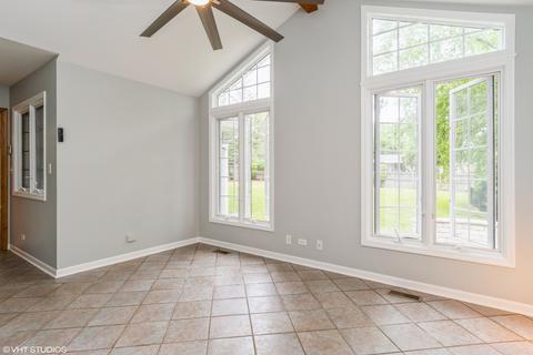28 W036 Plainview Dr, Naperville, IL 60564 photo 9