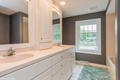 28 W036 Plainview Dr, Naperville, IL 60564 photo 14