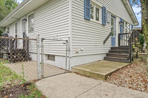 906 S Cottage Ave, Normal, IL 61761 photo 2