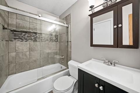 1914 Jethro Ave, Zion, IL 60099 photo 6