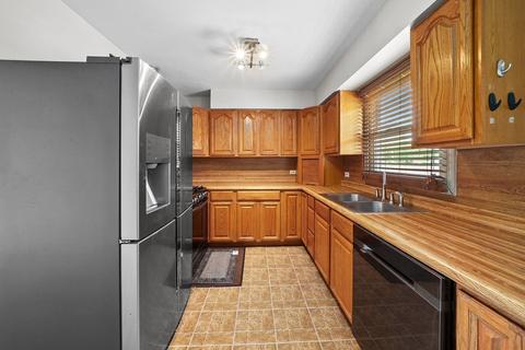 1914 Jethro Ave, Zion, IL 60099 photo 9