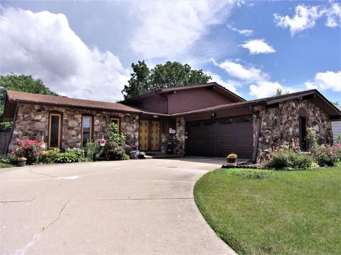 1402 Devonshire Dr, Joliet, IL 60435 photo 2