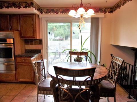 1402 Devonshire Dr, Joliet, IL 60435 photo 5