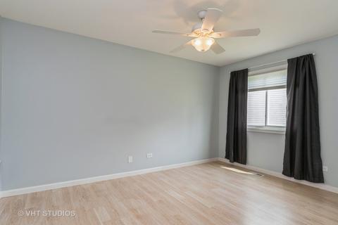 1075 Dover Ln, Aurora, IL 60504 photo 7
