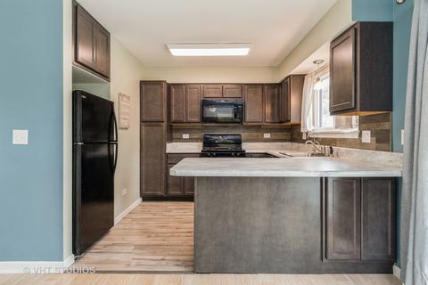 1075 Dover Ln, Aurora, IL 60504 photo 5