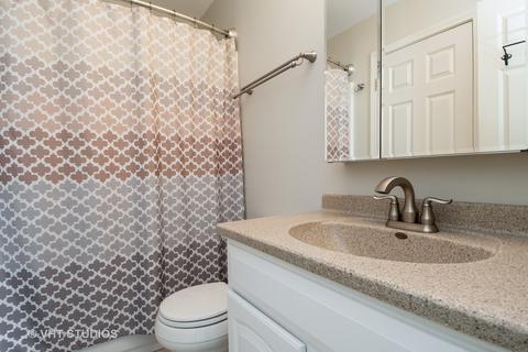 1075 Dover Ln, Aurora, IL 60504 photo 10