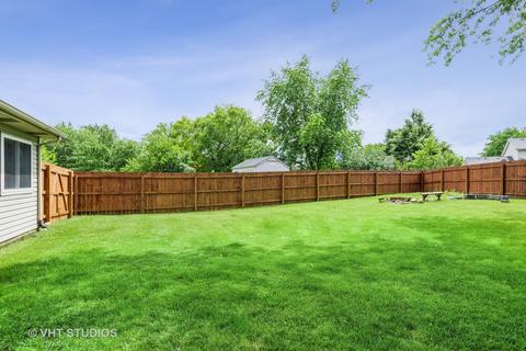 1075 Dover Ln, Aurora, IL 60504 photo 14
