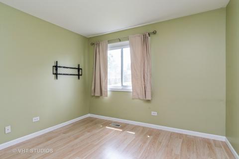 1075 Dover Ln, Aurora, IL 60504 photo 8