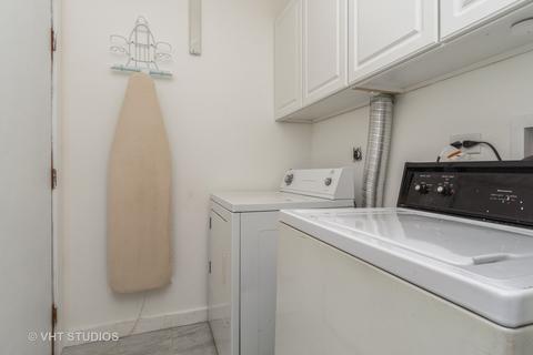 1075 Dover Ln, Aurora, IL 60504 photo 11