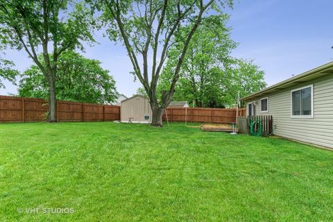 1075 Dover Ln, Aurora, IL 60504 photo 15