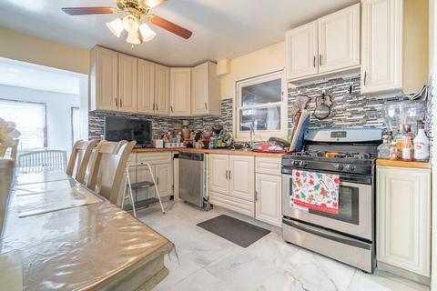 7723 Thomas Ave, Bridgeview, IL 60455 photo 10