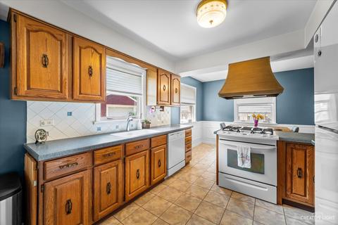 136 S Summit St, Wheaton, IL 60187 photo 7