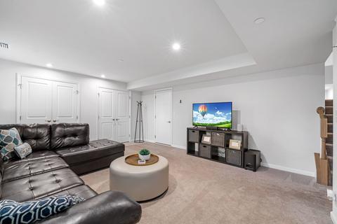 784 Weller Dr, Des Plaines, IL 60016 photo 32