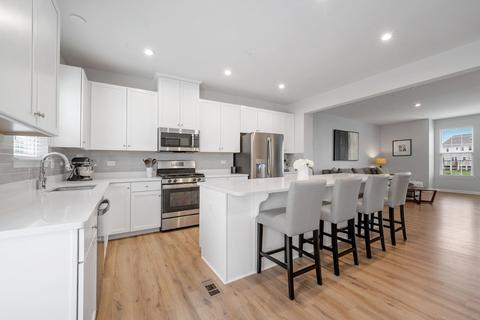 784 Weller Dr, Des Plaines, IL 60016 photo 7