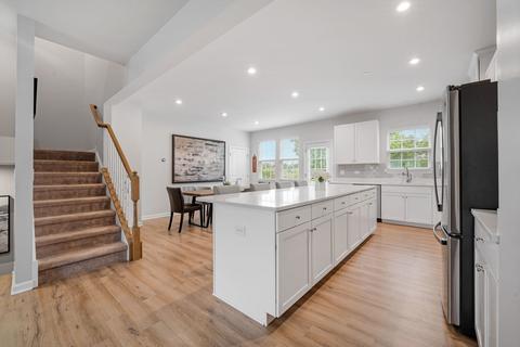 784 Weller Dr, Des Plaines, IL 60016 photo 5