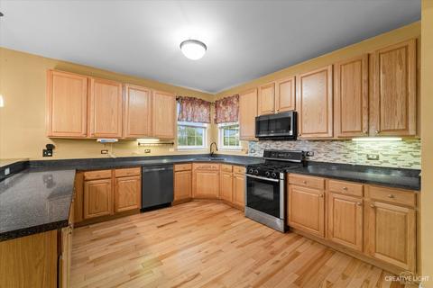 321 Copper Springs Ln, Elgin, IL 60124 photo 9