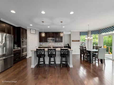 1250 W Thomas Rd, Wheaton, IL 60187 photo 3