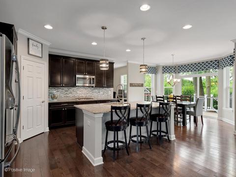 1250 W Thomas Rd, Wheaton, IL 60187 photo 4