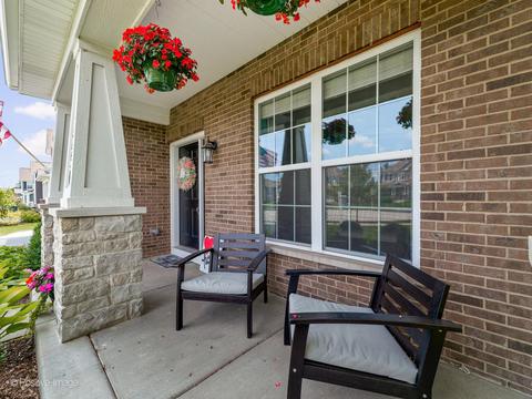 1250 W Thomas Rd, Wheaton, IL 60187 photo 2
