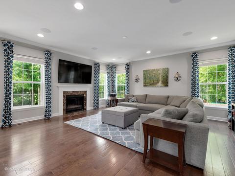 1250 W Thomas Rd, Wheaton, IL 60187 photo 6