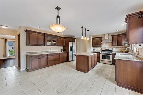 15702 Pine Rd, Oak Forest, IL 60452 photo 9