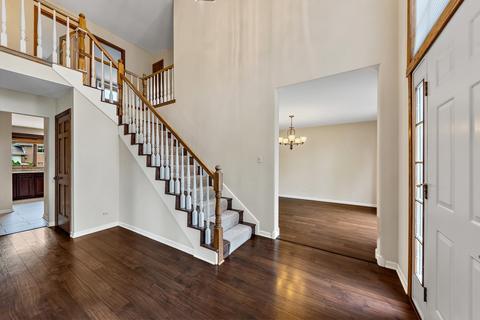 15702 Pine Rd, Oak Forest, IL 60452 photo 2