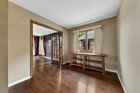15702 Pine Rd, Oak Forest, IL 60452 photo 5