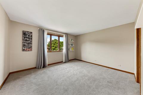 15702 Pine Rd, Oak Forest, IL 60452 photo 15