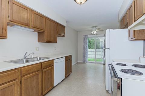 1560 Hunt Dr #D, Normal, IL 61761 photo 5