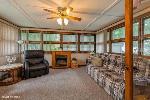 184 S Worth Ave, Elgin, IL 60123 photo 3