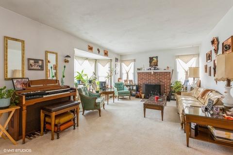 184 S Worth Ave, Elgin, IL 60123 photo 5