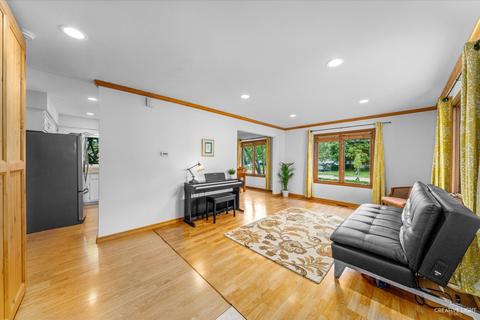 1622 Pershing Ave, Wheaton, IL 60189 photo 3