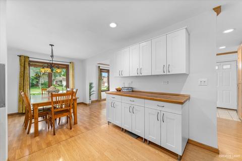 1622 Pershing Ave, Wheaton, IL 60189 photo 6